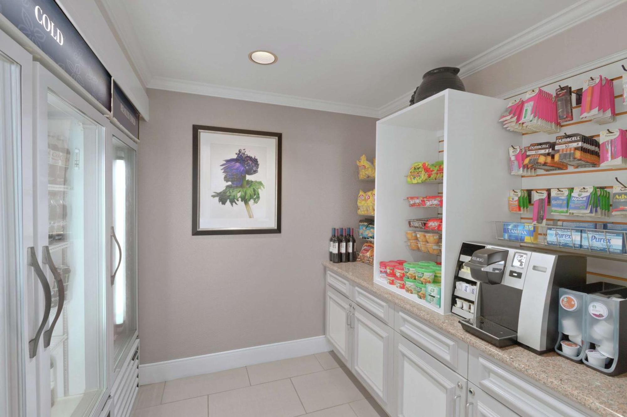 Hilton Garden Inn Springfield, Ma Bagian luar foto
