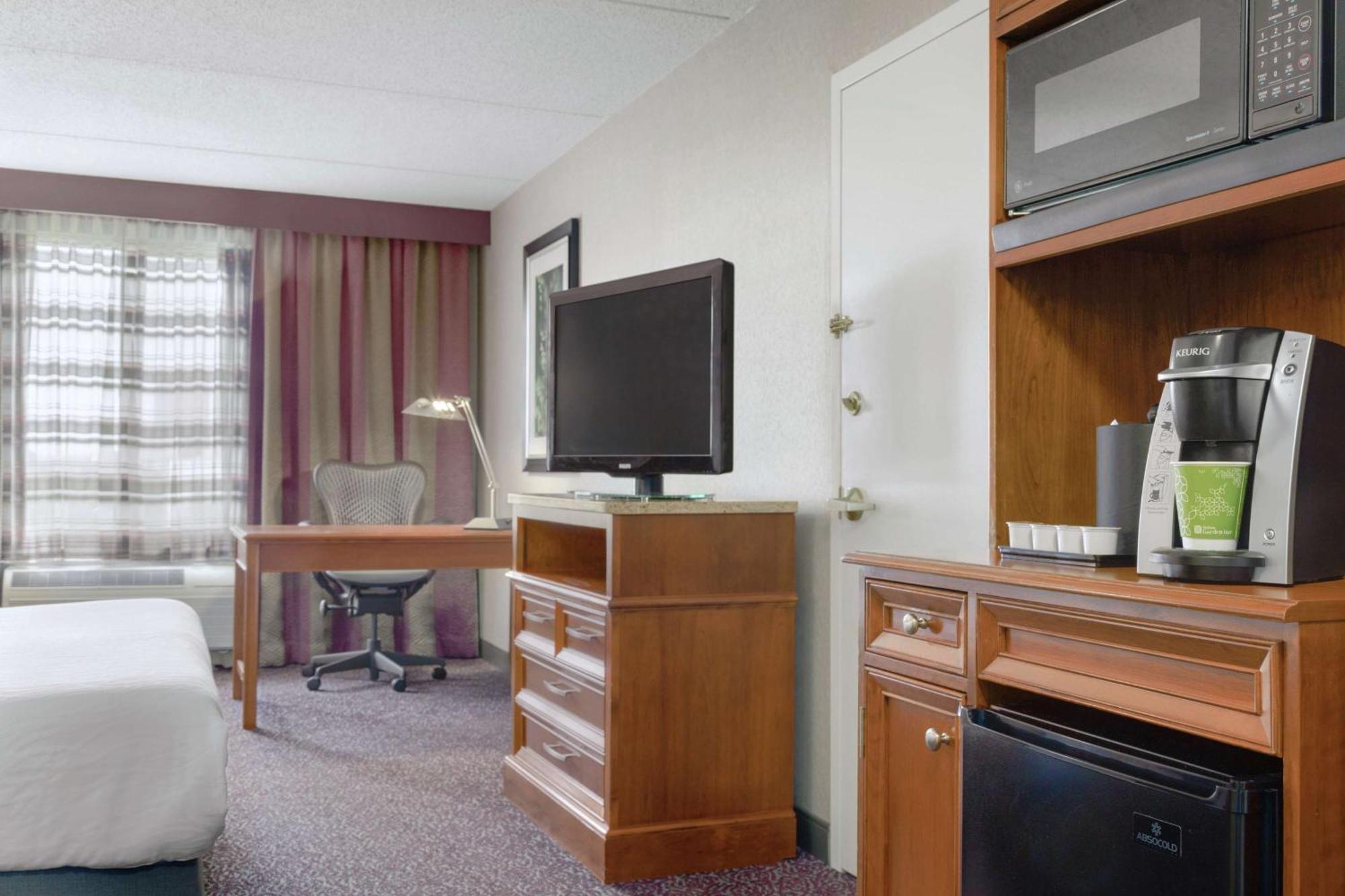 Hilton Garden Inn Springfield, Ma Bagian luar foto