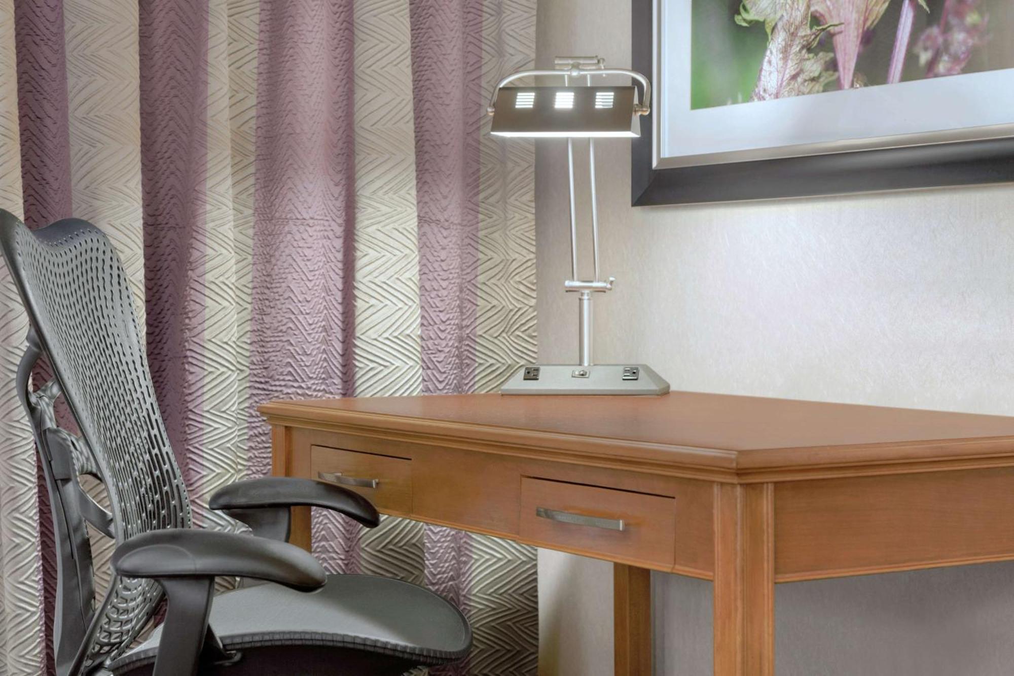 Hilton Garden Inn Springfield, Ma Bagian luar foto